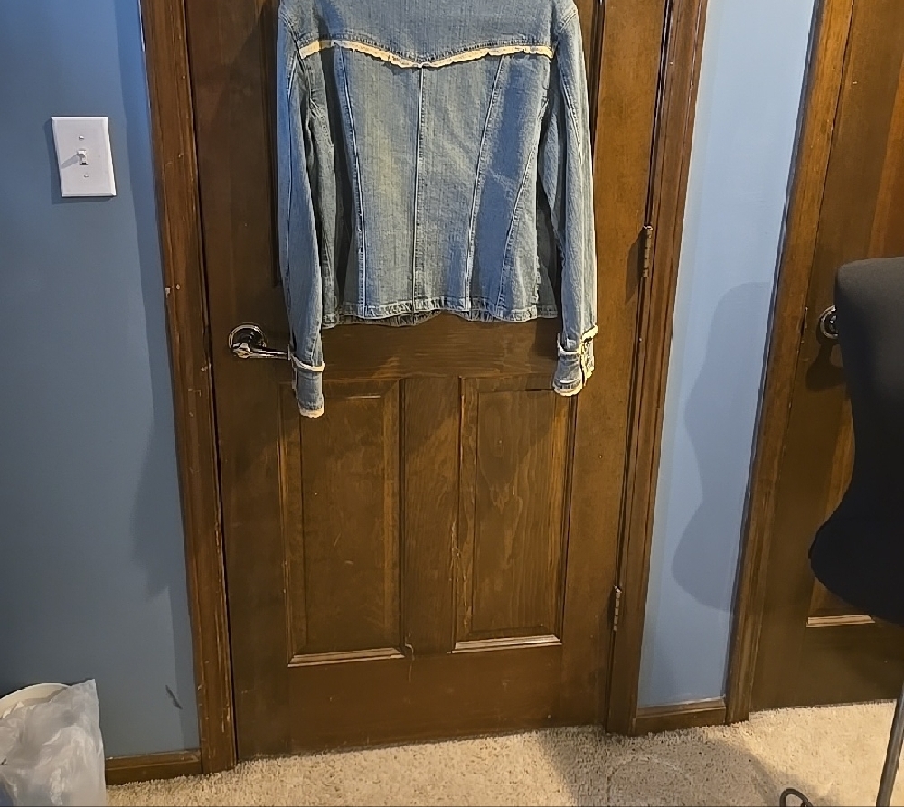 AMI Women's Denim Jacket with Cream Accents - Picture 4 of 5